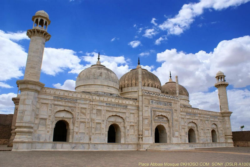Abbasi_Mosque__Drawar_Fort_Cholistan_GI7W9L.jpg