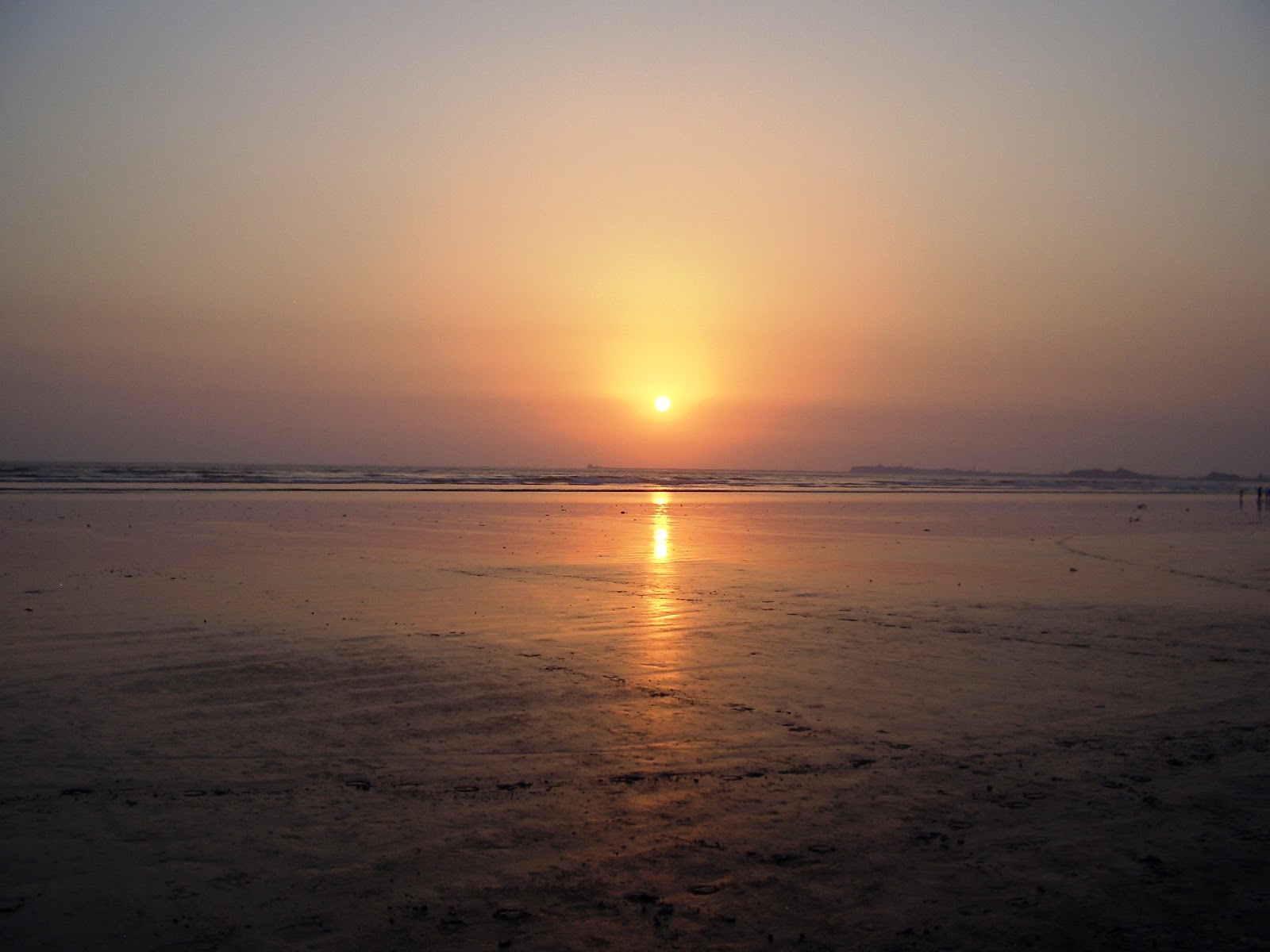 Sun-set-at-karachi-sea-view-wallpaper-background-laptop-desktop.JPG