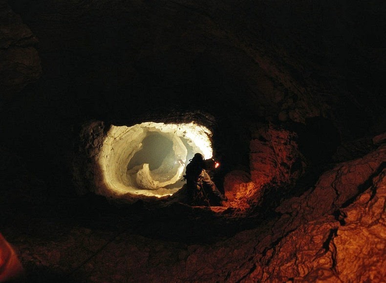 krubera-cave-13.jpg