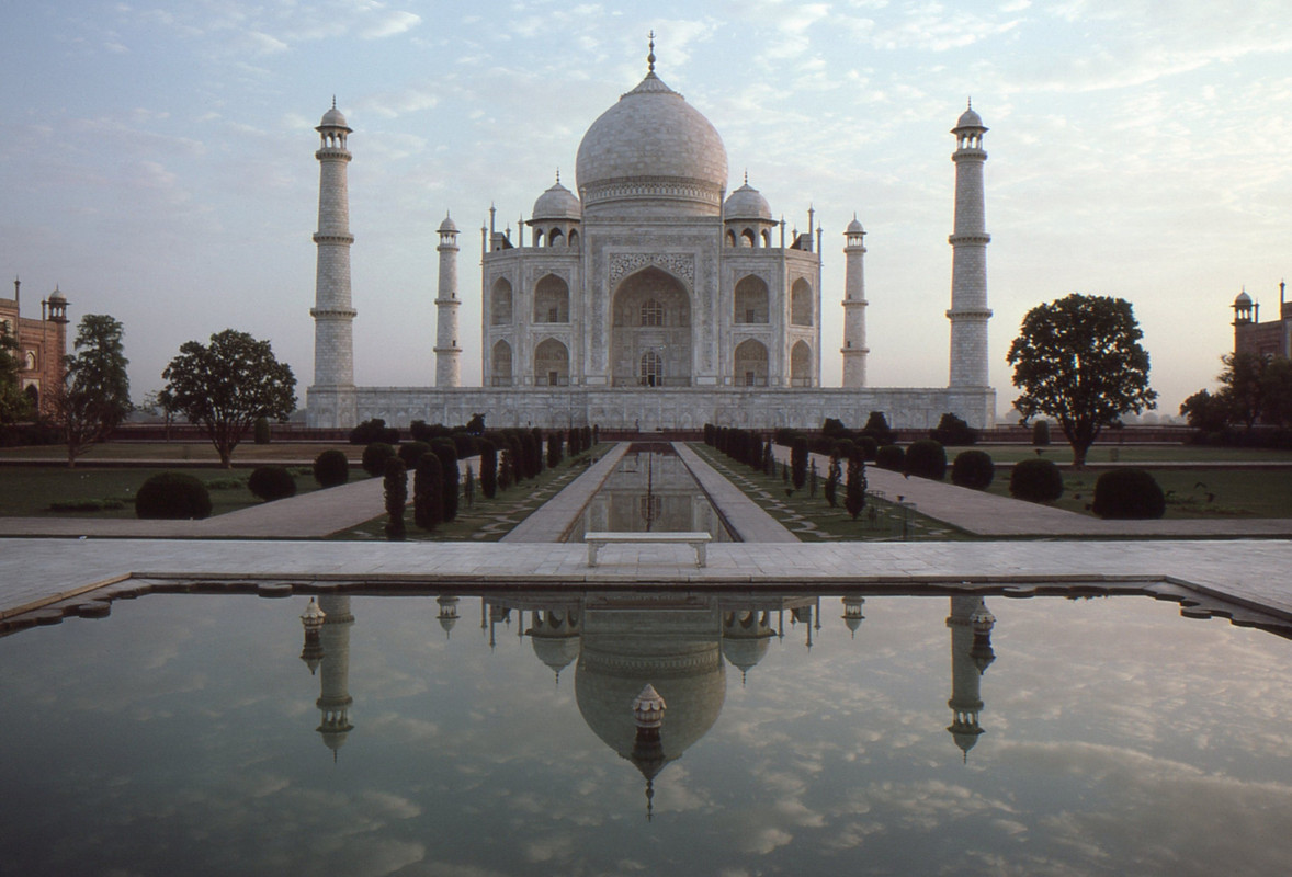 Dawn-Taj-Mahal.jpg