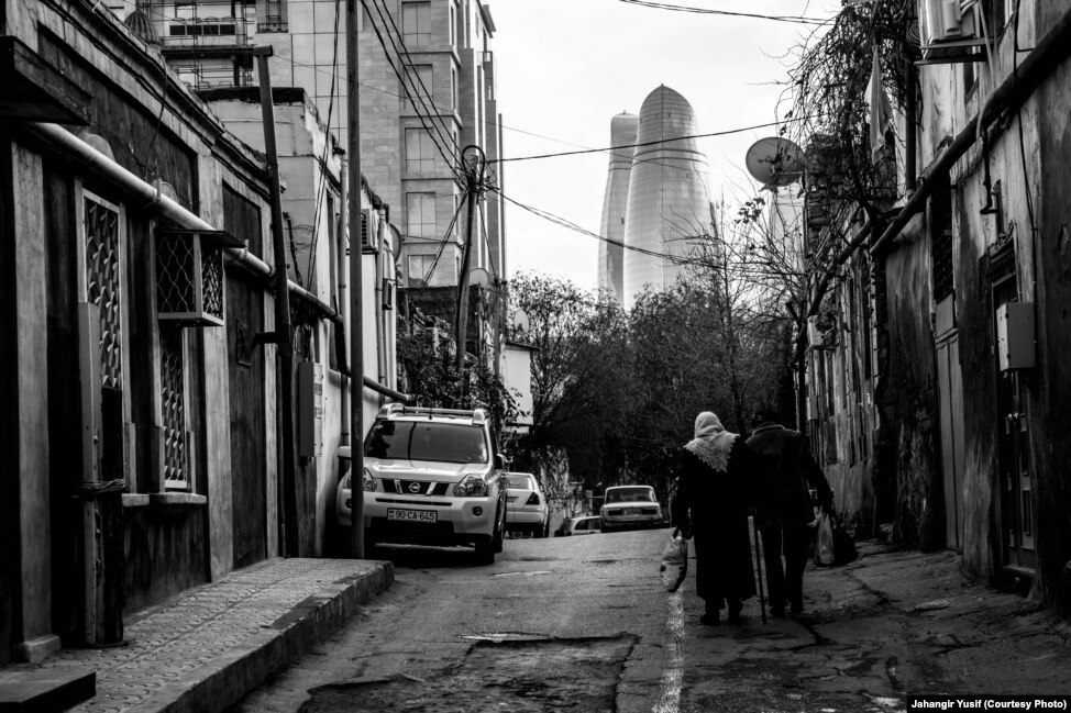 F77024B8-A66E-4D72-887B-D72ECB06B49B_w974_n_s.jpg