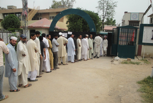 130511062109_pindi-polling-station.jpg