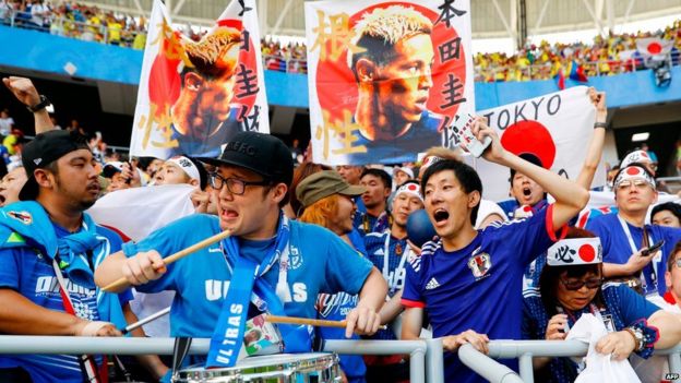 _102121612_japanfans.jpg