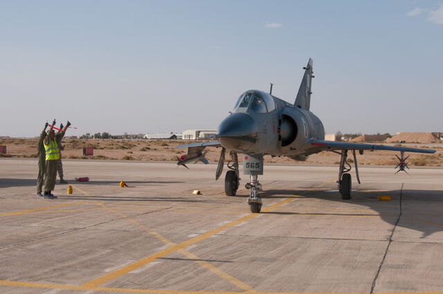 640px-PAF_Mirage_III_ROSE_alert_scramble_competition_Falcon_Air_Meet_2010.jpg