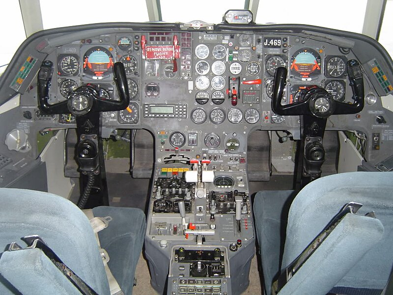 800px-PAF_24_Blinders_Squadron_Dassault_Falcon_DA-20_cockpit1.jpg