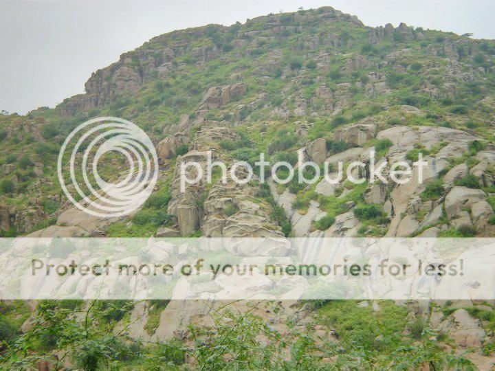 karoonjharmountainnanagarparkar.jpg