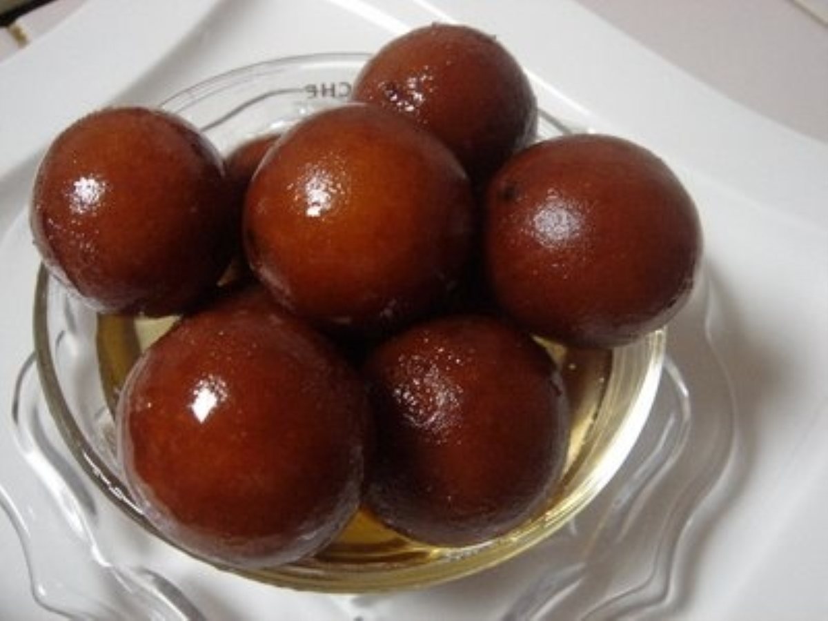 indian-gulab-jamun-with-milk-powder-2.jpg