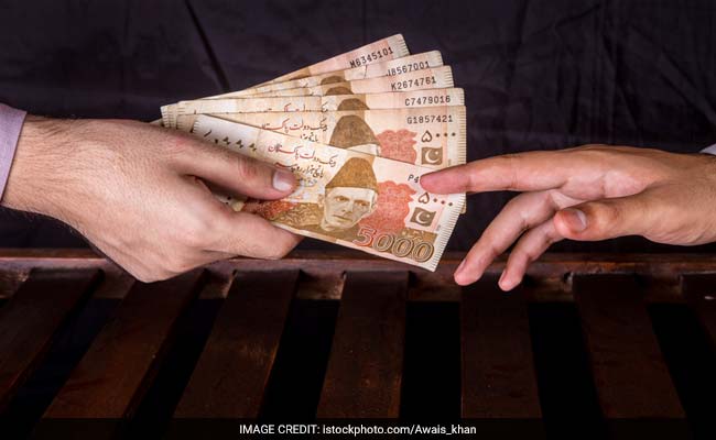 pakistan-currency-istock_650x400_61479196245.jpg