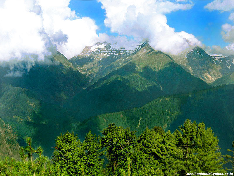 Kaghan-Valley-Siri-and-Paye-a-view1.jpg