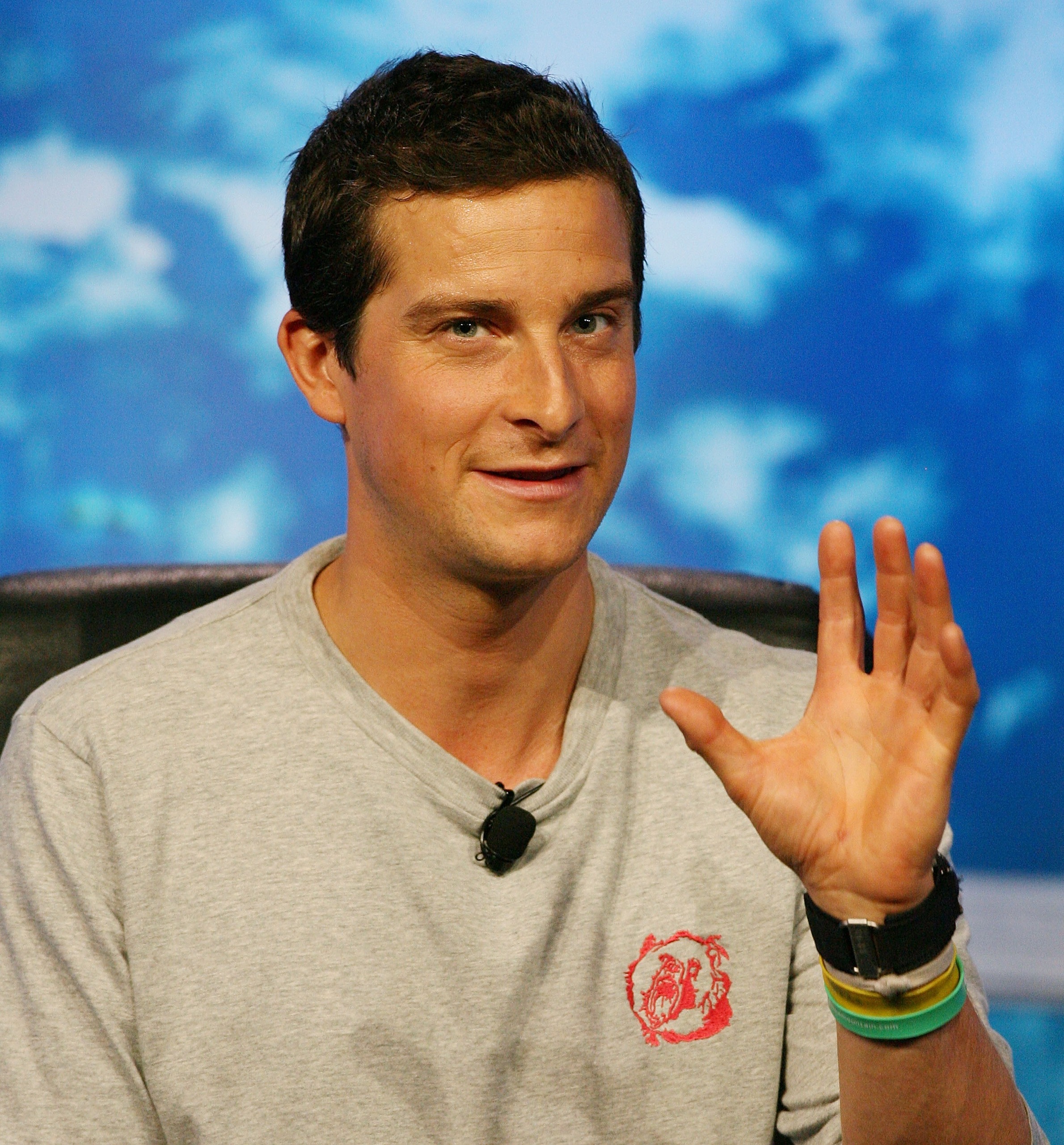 Bear-Grylls-bear-grylls-31945074-2380-2560.jpg