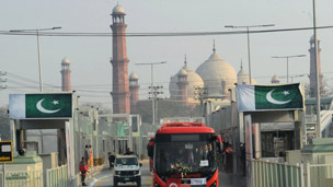 130210185439_lahore_metro_4.jpg