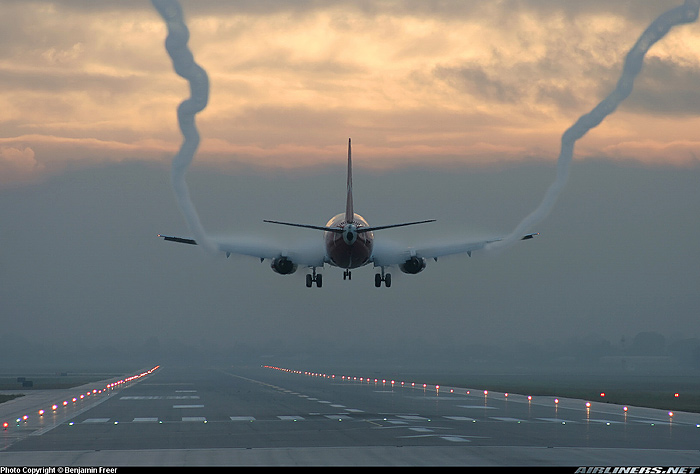 aerodynamic-contrail-landing.jpg
