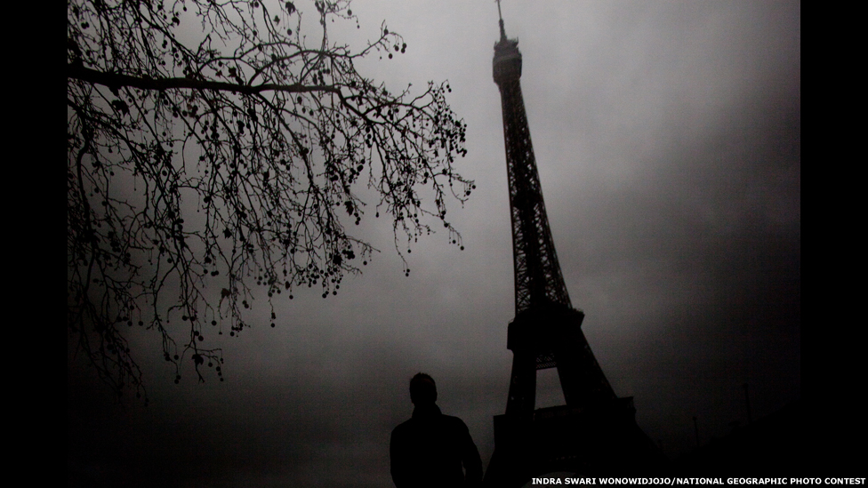 130107153358_eerie-eiffel.jpg