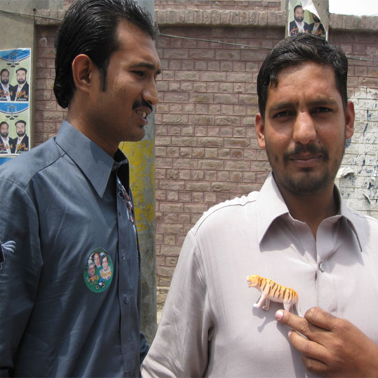 130511085156_gujrat_pmln_549.jpg