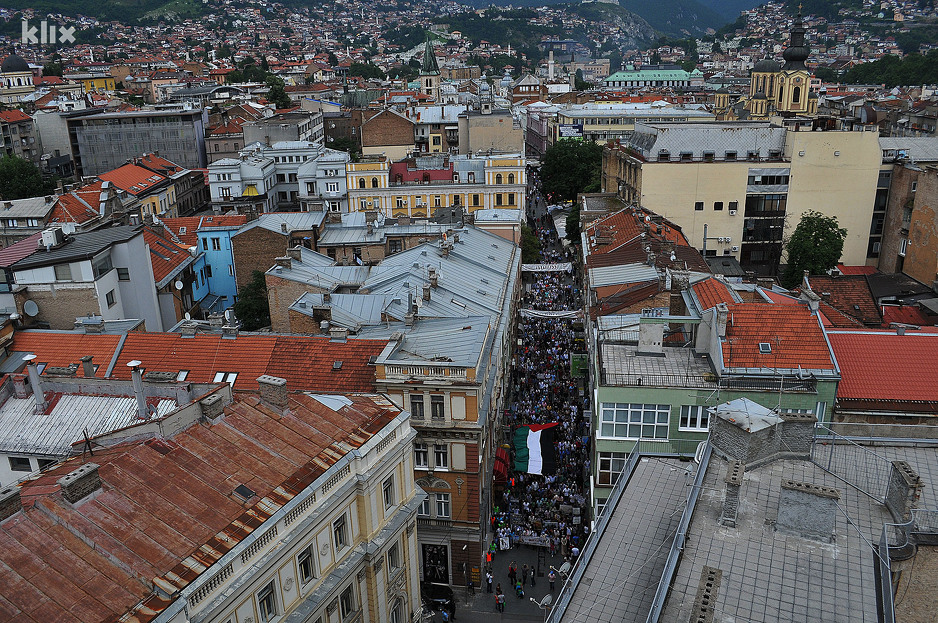 140718098.16_xl.jpg