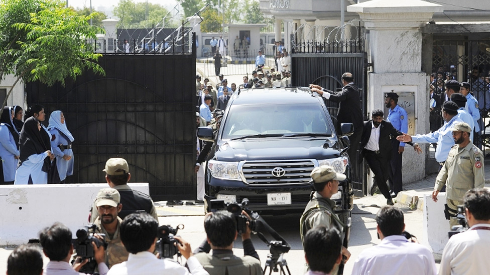 130418115455_musharraf-hearing-7.jpg