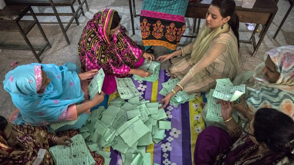 130511154444_vote-counting02.jpg