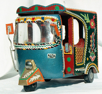 23592,xcitefun-frontview-of-rickshaw-pakistan.jpeg