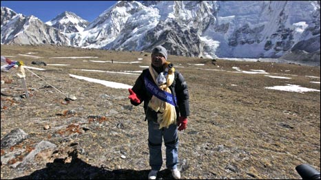 091204082834_nepal-cabinet-1.jpg
