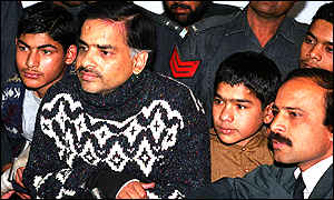_680131_iqbal300.jpg