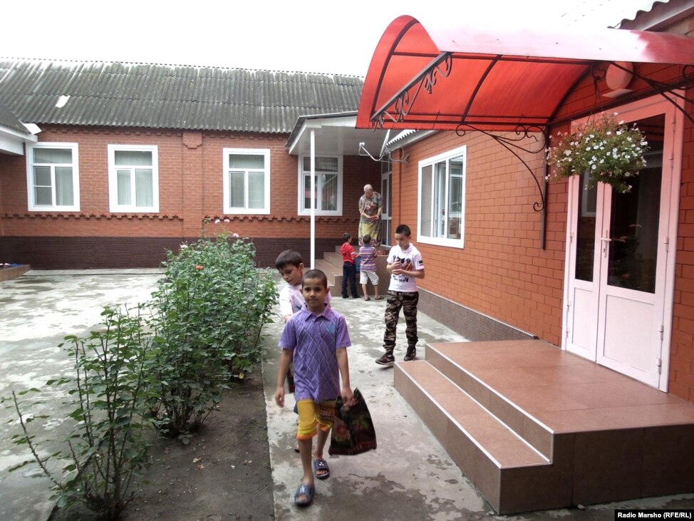 E1BBE965-A1C7-45DB-A120-C26649482E82_w974_n_s.jpg