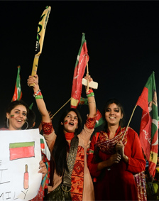 130505205413_pti_supporter224.jpg