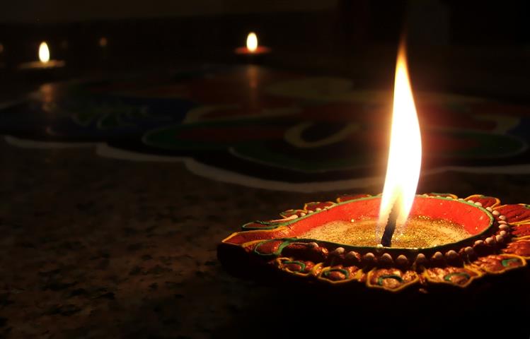 diwali-_Small_7956766_3530170.jpg