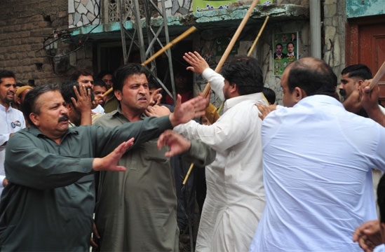 130511102720_rawalpindi_fight.jpg