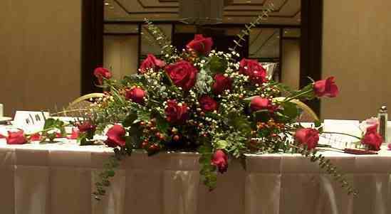 redrosebridaltable122703.jpg