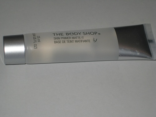 The-Body-Shop-Matte-It-Skin-Primer-1.jpg