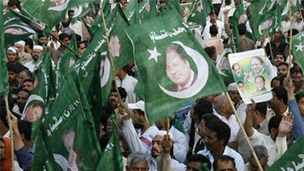 130428065036_pmln_flags304.jpg