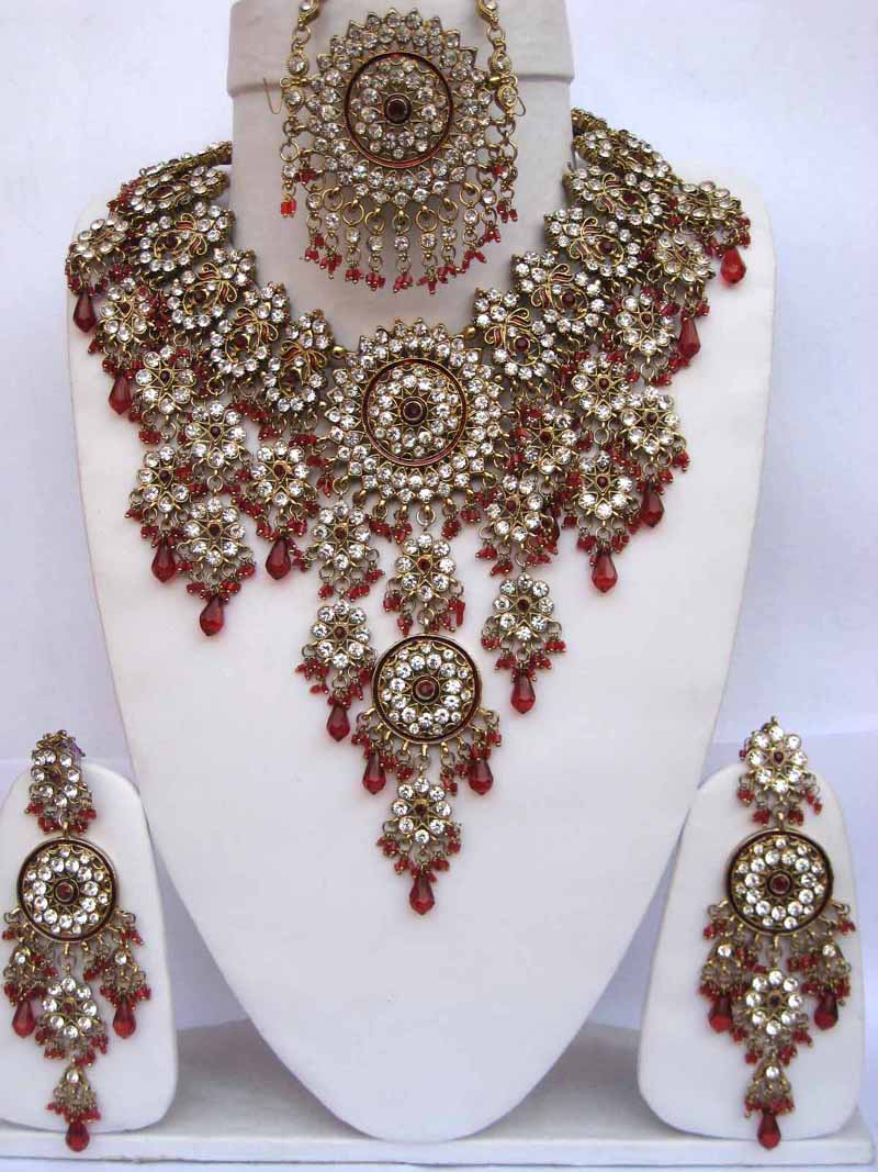 INDIAN_KUNDAN_BRIDAL_JEWELLERY.jpg