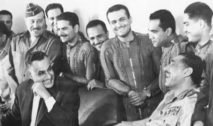 Nasser_and_Egyptian_pilots_pre-1967.gif
