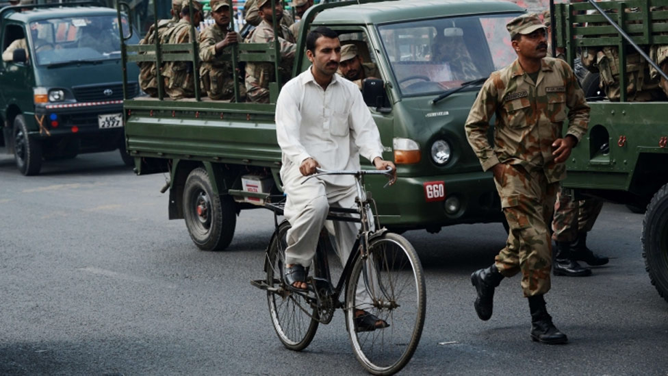 130510113435_election-lahore01.jpg