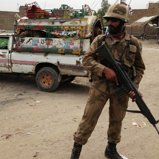 130511063707_army-in-peshawar.jpg