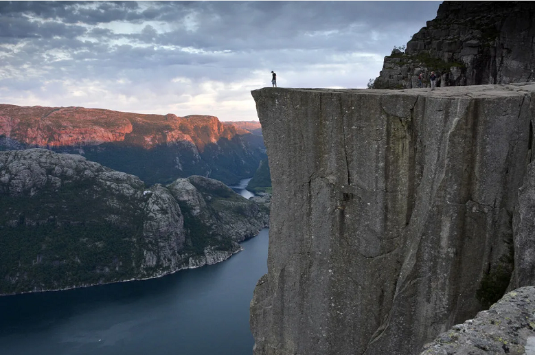 Preikestolen.png