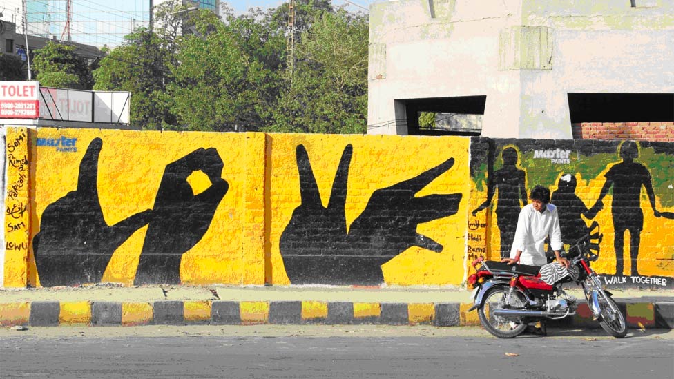 130424141421_wall_painting_4.jpg