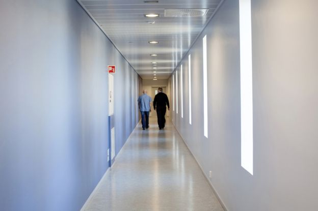 107799470__107763968_corridor976.jpg
