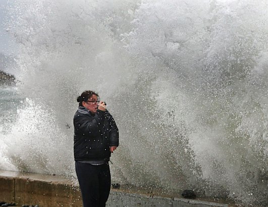 ap_hurricane_sandy_maine_wave_ssh.jpg