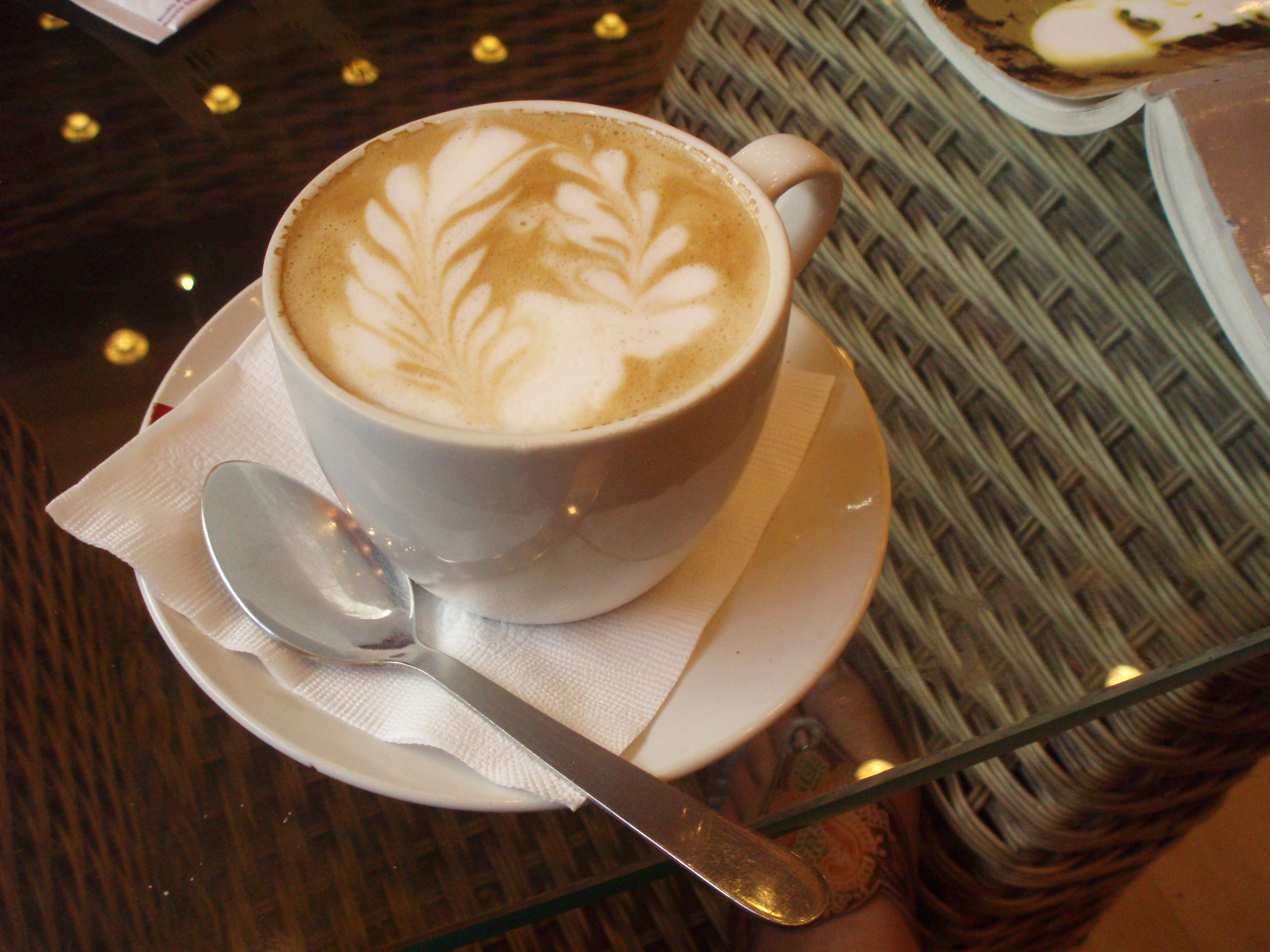Perfect_caffe_latte_from_Cafe_Coffee_Day.jpg