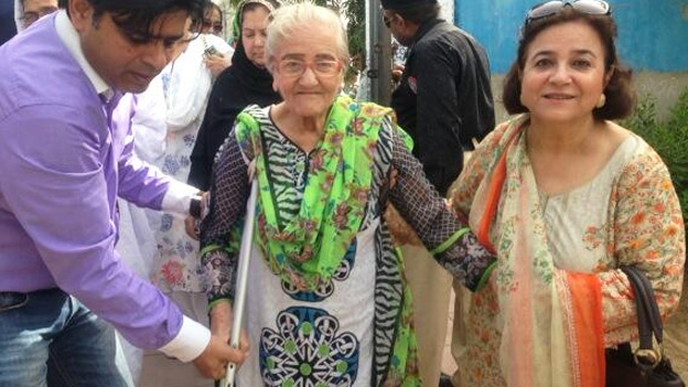 130511041405_elderly-voters.jpg