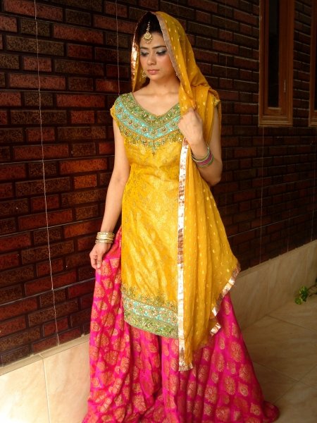 Mehndi-Dress-9.jpg