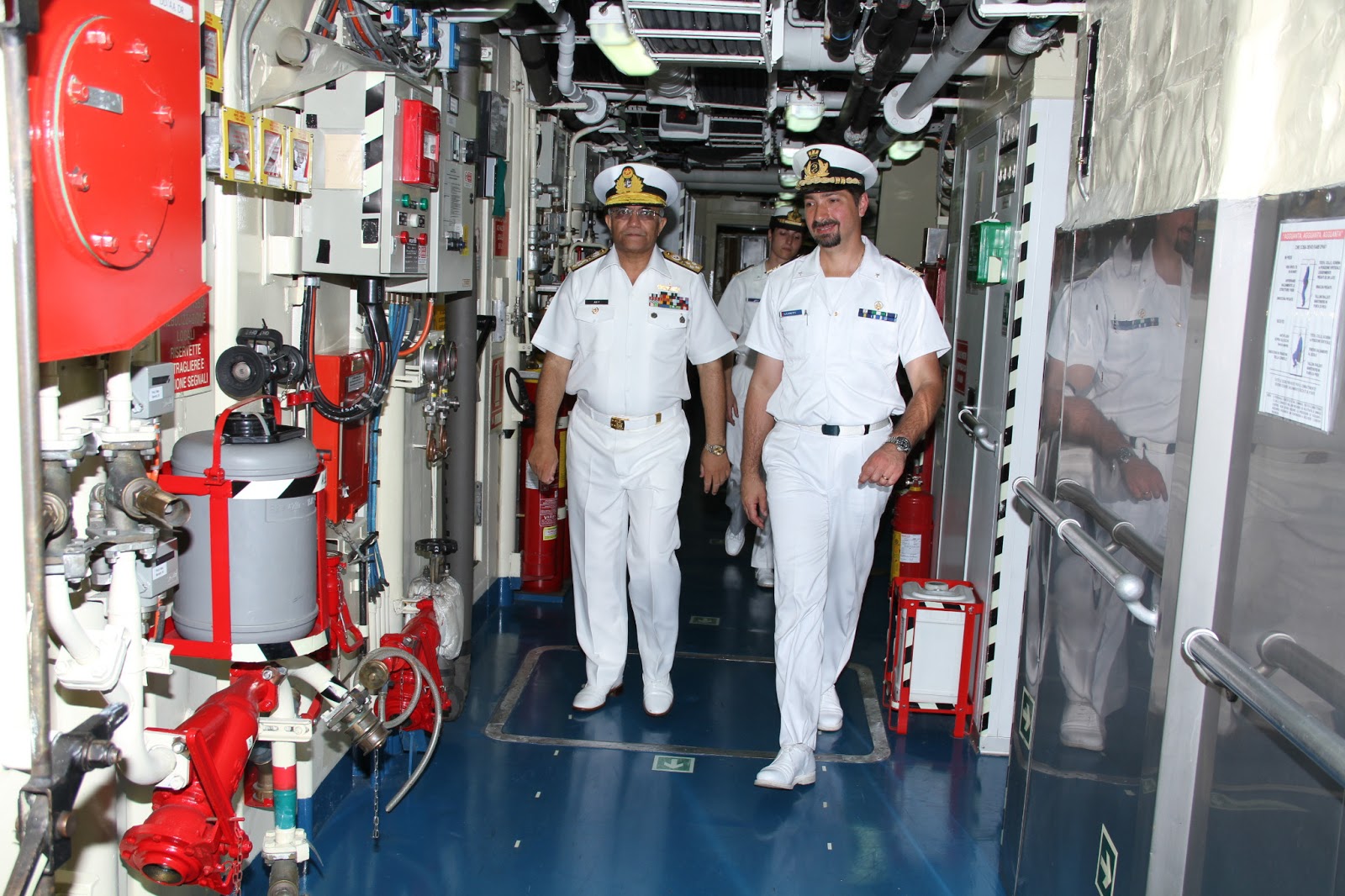 Chief+of+the+Naval+Staff+Admiral+Asif+Sandila+alongwithCommanding+officer+visits+Italian+ship+ITS+CIGALA+FULGOSI.JPG