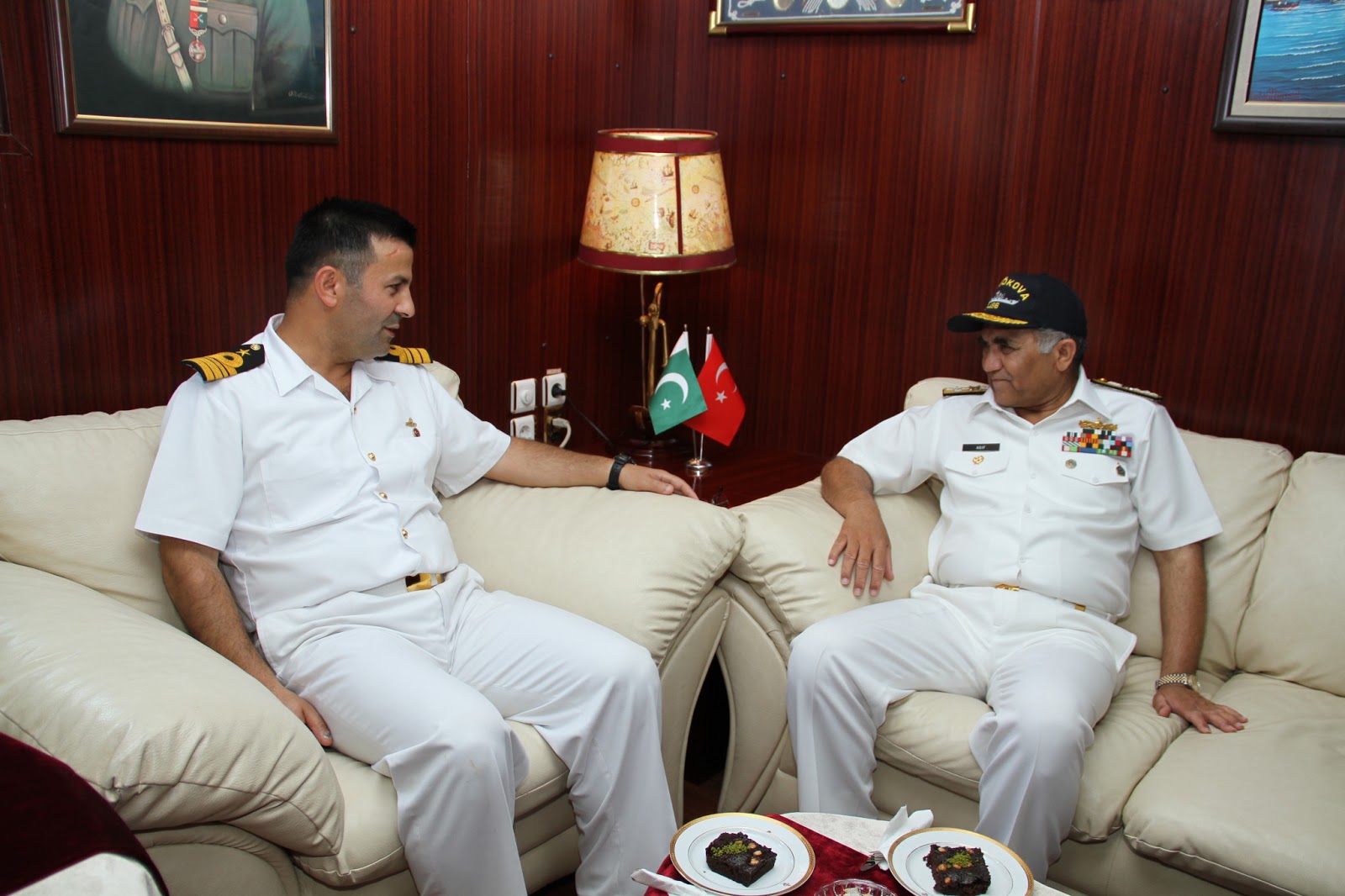 Chief+of+The+Naval+Staff+Admiral+Asif+Sandila+meets+commanding+officer+of+Turkisth+Ship.JPG
