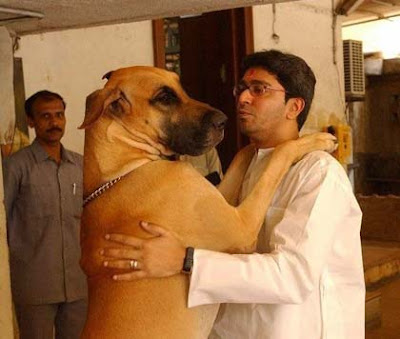 Raj+Thackeray+with+dog.jpg
