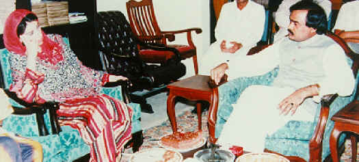 Benazir+Bhutto+Altaf+Hussain.jpg