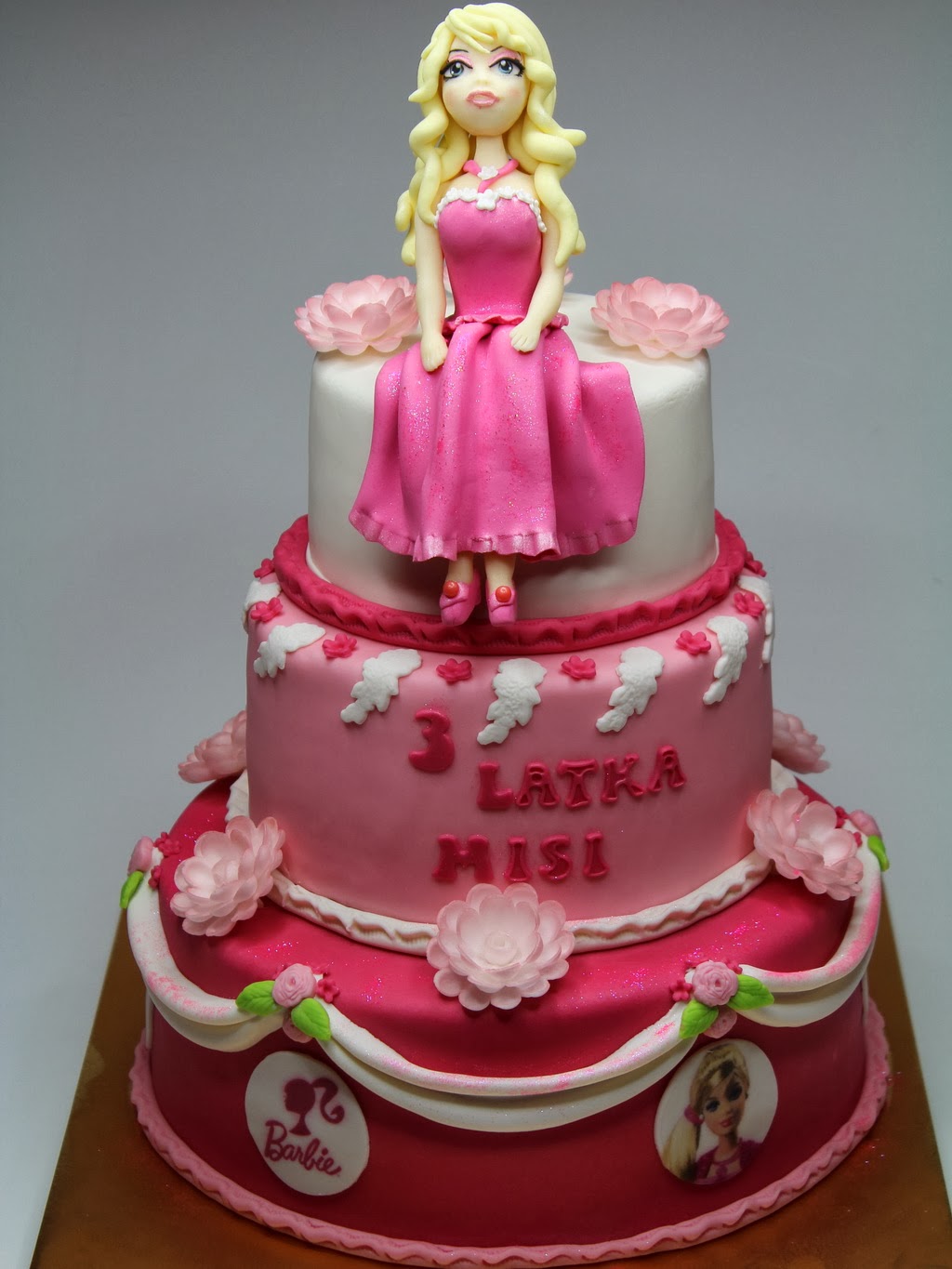 barbie-birthday-cake-london.jpg