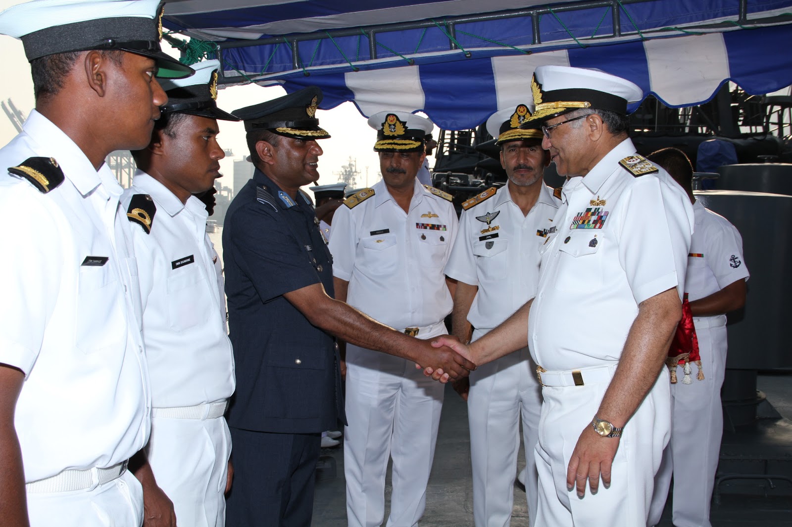 Chief+of+the+Naval+Staff+Admiral+Asif+Sandila+being+received++by+officers+onboard+Sri+Lankan+Ship+SLNS+SURANIMALA.JPG