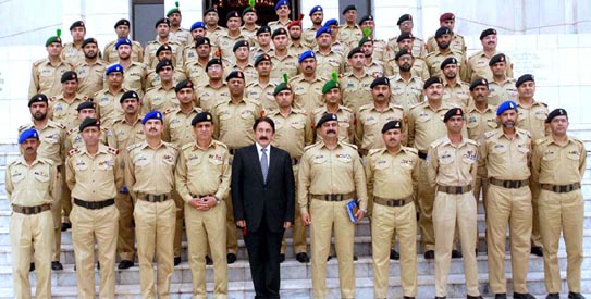 Chief+Justice+Iftikhar+Muhammad+Chaudhry+with+Army+Officers+in+Quetta.jpg