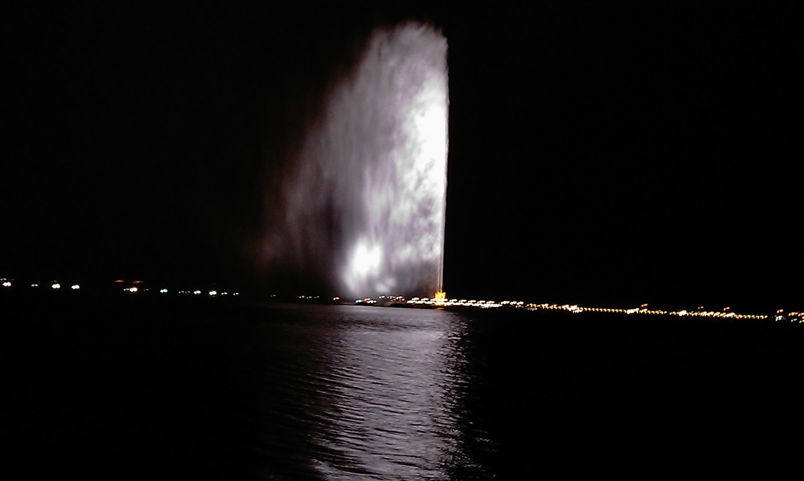 Jeddah+Fountain+at+Night.jpg